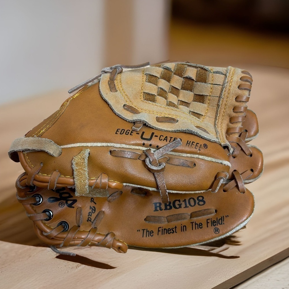 Rawlings RBG108 10 Inch Right Handed Baseball Glove Tan Carl Ripken Jr.
